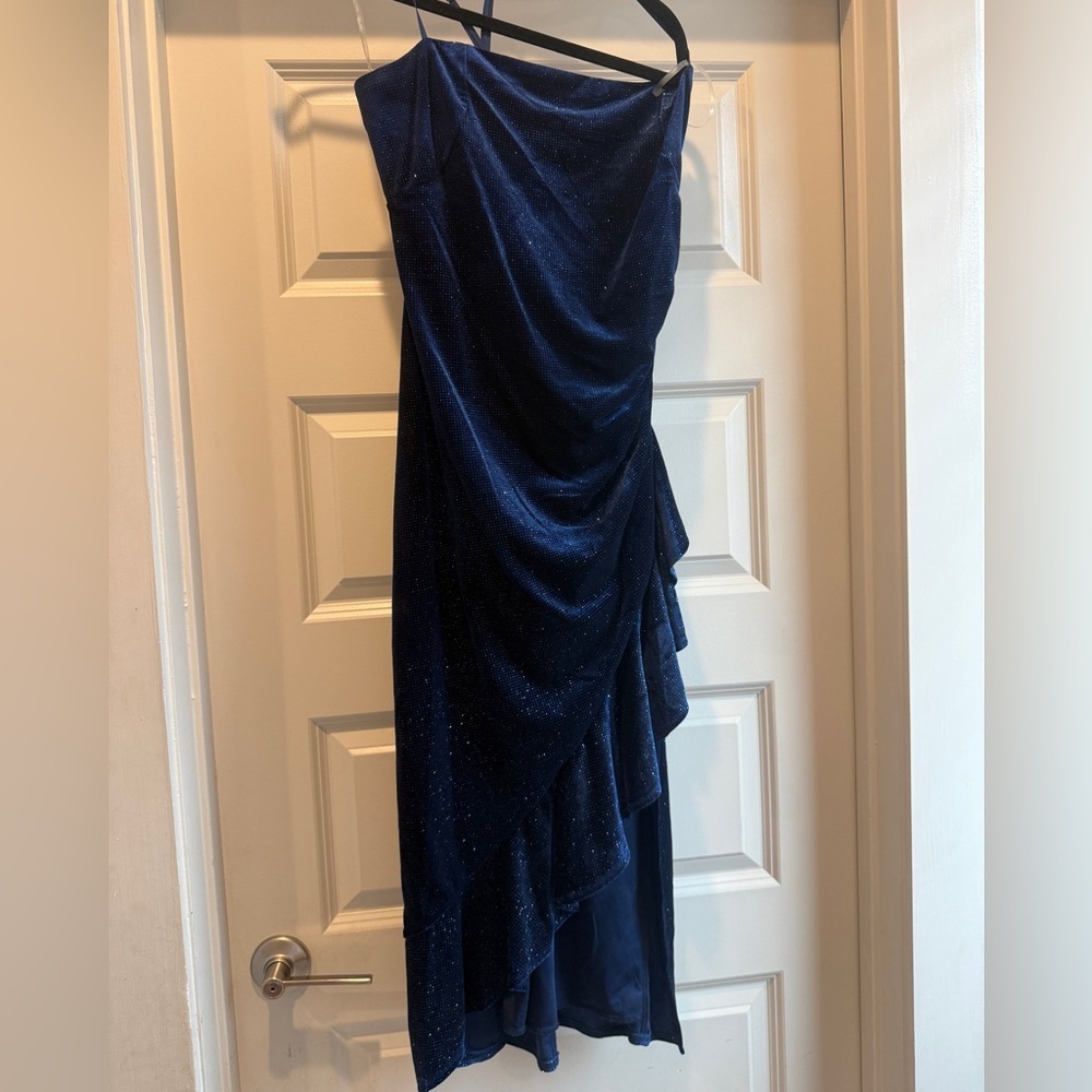 Emerald Sundae Midnight Blue‎ Asymmetrical Dress